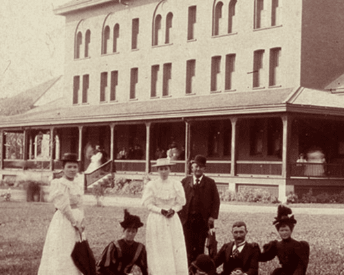 hill family in front of the saint paul seminary